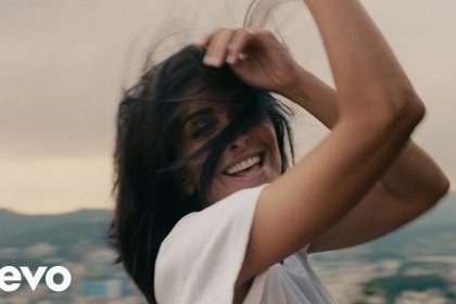 Jenifer : « Nouvelles Pages », la réédition de son album est disponible