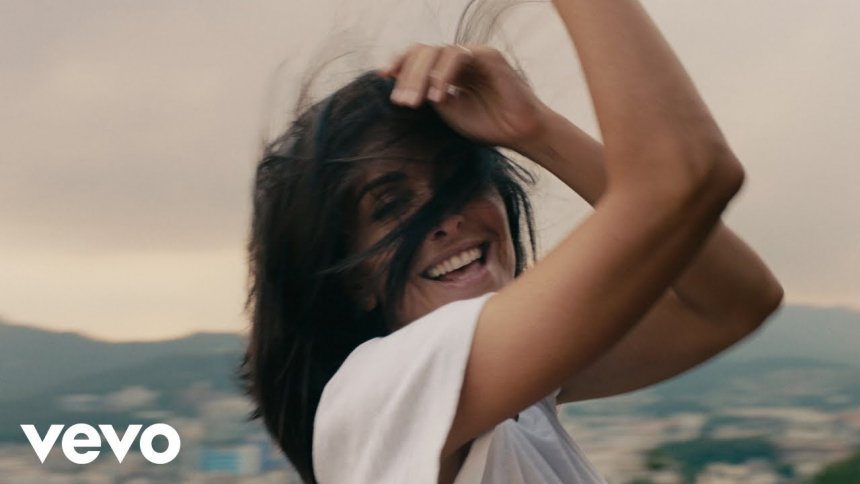 Jenifer : « Nouvelles Pages », la réédition de son album est disponible