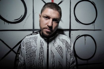 Mosimann dévoile le clip « Outside the Box »