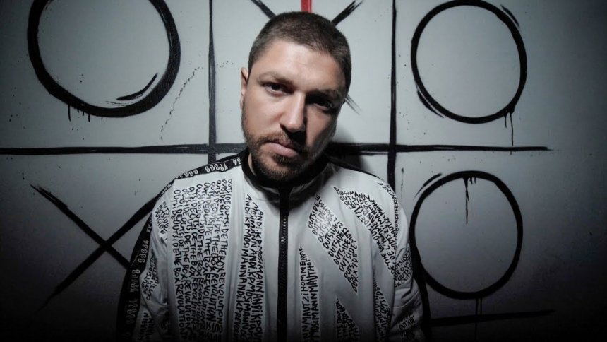 Mosimann dévoile le clip "outside the box" Mosimann dévoile le clip « Outside the Box »