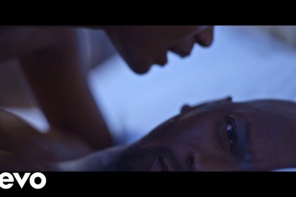 VIDÉO Kylie Jenner s&rsquo;ambiance sur le single de Singuila « L&rsquo;amour ne suffit pas »