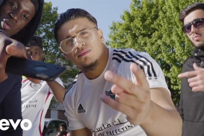 Les ventes des claquettes Adidas explosent depuis le confinement