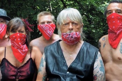 VIDÉO Le chanteur Renaud sort un clip contre le Coronavirus « Corona Song »