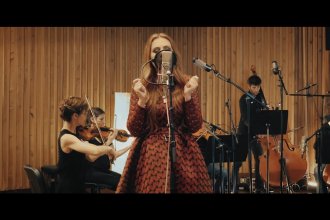 Seemone dévoile une version acoustique de « Brun de folie » extrait de son album