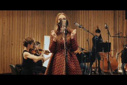 Seemone dévoile une version acoustique de « Brun de folie » extrait de son album