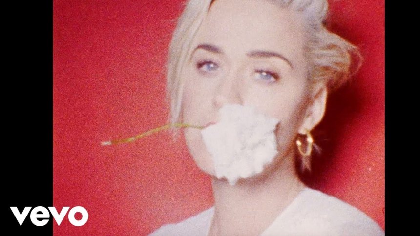 Video coca-cola révèle sa collaboration avec katy perry avec le titre inédit "resilient" VIDEO Coca-Cola révèle sa collaboration avec Katy Perry avec le titre inédit « Resilient »