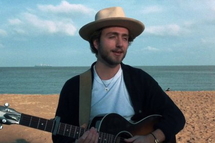 Découvrez le nouveau clip d&rsquo;Allan Védé « Rayons d&rsquo;Or »