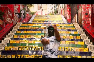 Gambino continu son voyage jusqu&rsquo;à « Rio de Janeiro » avec son nouveau clip