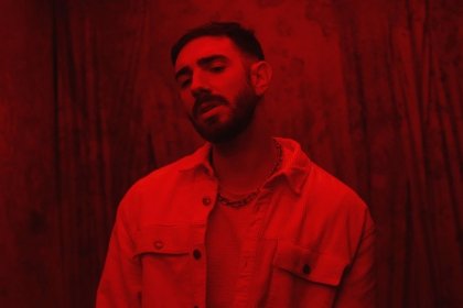 VIDEO Flo Malley (The Voice) dévoile le clip du single « Coeur Rouge »