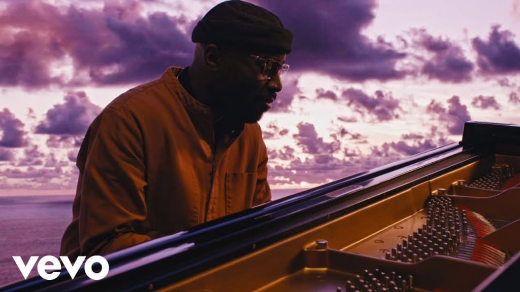 Découvrez Alexis Ffrench, le compositeur classique britannique le plus vendu