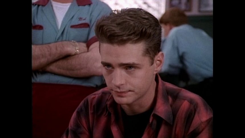 L'acteur joe e. Tata, connu pour la série "beverly hills, 90210", est mort à l'âge de 85 ans L’acteur Joe E. Tata, connu pour la série « Beverly Hills, 90210 », est mort à l’âge de 85 ans