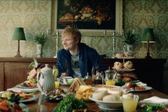 VIDEO Ed Sheeran adore Pokémon, du coup il sort un nouveau clip « Celestial »