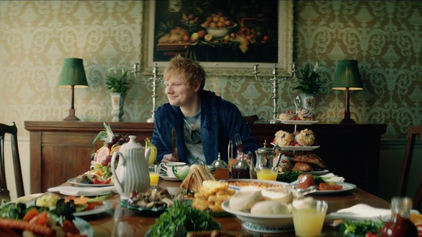 VIDEO Ed Sheeran adore Pokémon, du coup il sort un nouveau clip « Celestial »