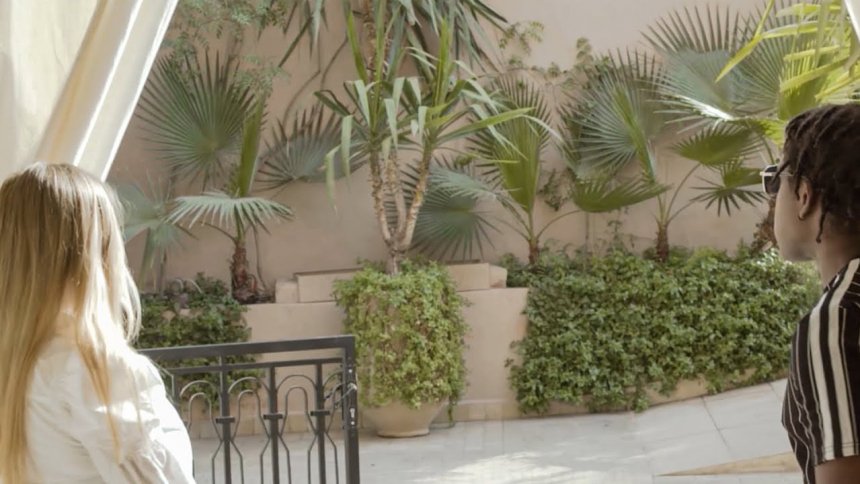 Découvrez Lyna Mé et le single « Loin »