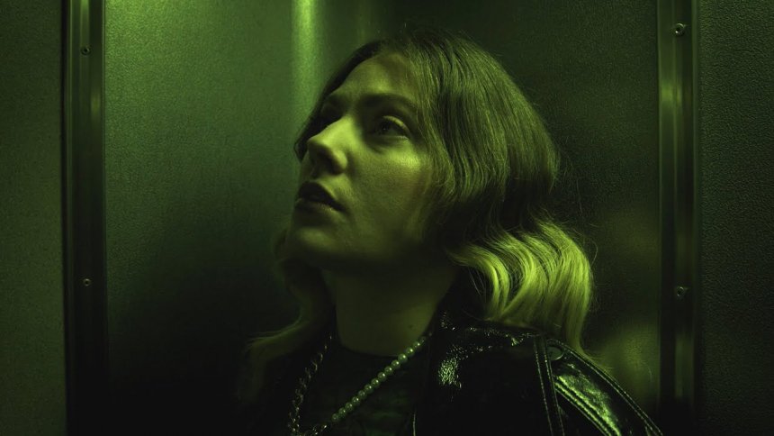 DONAMARIA revendique le lacher prise face aux doutes avec son clip introspectif « Demain »