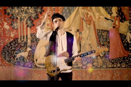 Le chanteur Louis Arlette reprend Ronsard