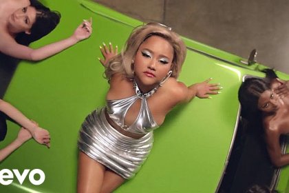 Retour de Kat DeLuna : la chanteuse dévoile « Hottie With A Body »
