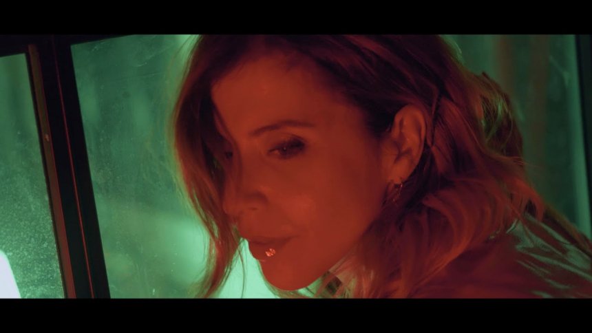 Najoua Belyzel fait son Comeback avec « Ton Guerrier Massai »