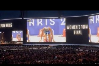 VIDÉO – Adele interrompt son concert pour diffuser la finale du 100 mètres féminin des JO 2024