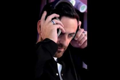 VIDÉO. Voici la bande-annonce de Camille Combal qui fait son retour à la radio ce lundi 14 octobre sur NRJ