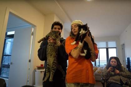 Aly Brassard : la créatrice de contenu québécoise qui fait sensation sur les réseaux sociaux et en France