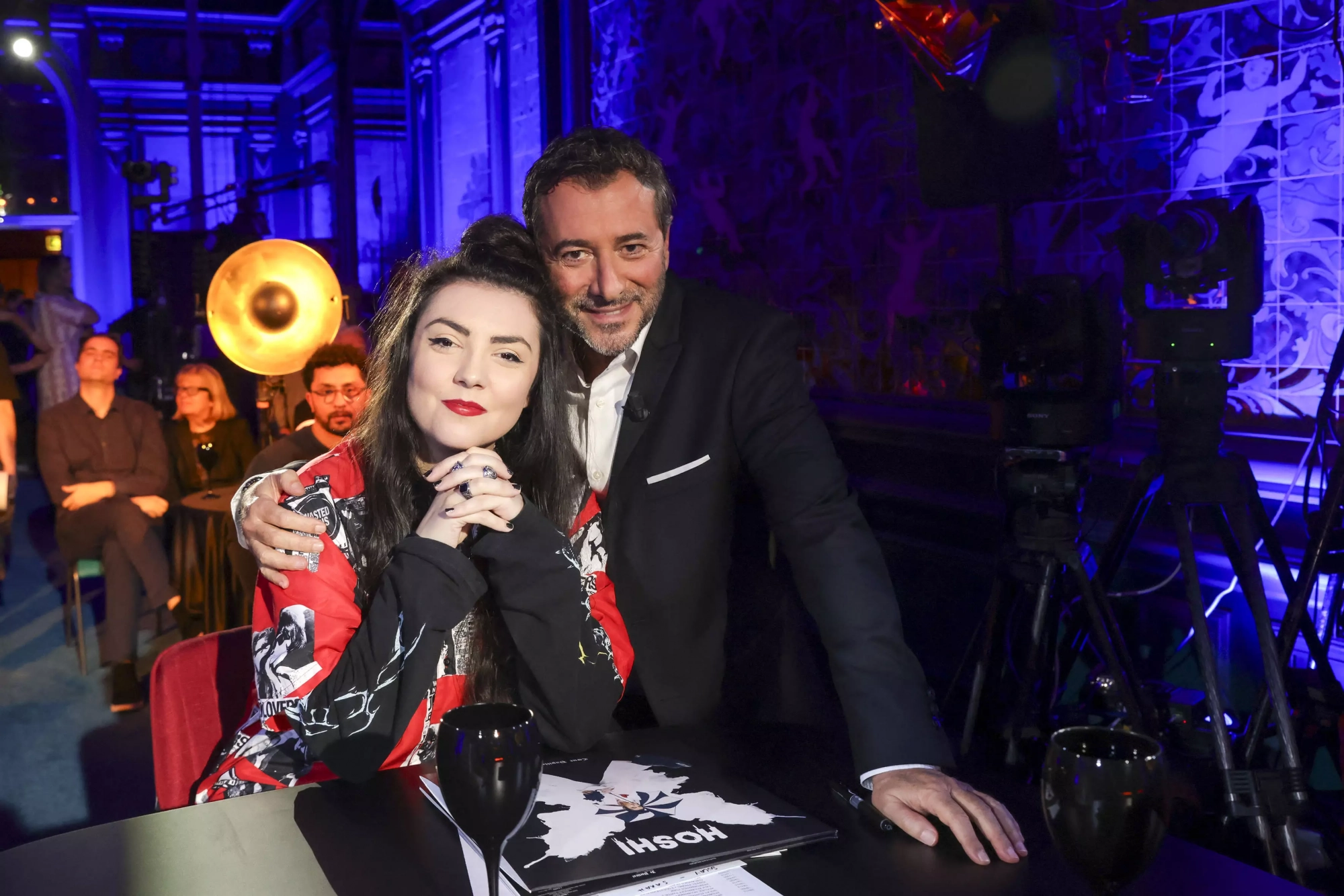L'Invitation : Bernard Montiel reçoit des artistes sur Olympia TV