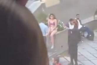 Une étudiante iranienne se dévêt en protestation à l&rsquo;université : la vidéo fait le tour du monde