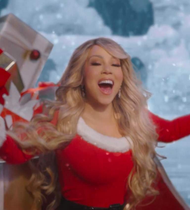 Mariah Carey lance officiellement la saison des fêtes de fin d’année dans une nouvelle vidéo