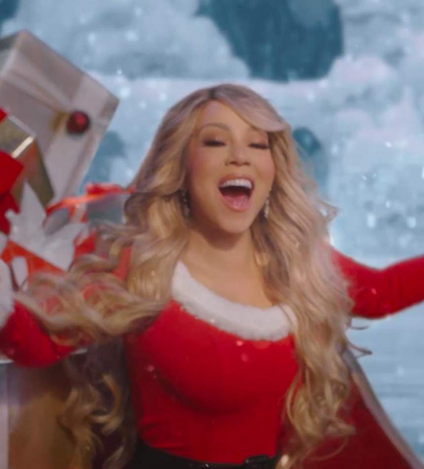 Mariah carey lance officiellement la saison des fêtes de fin d’année dans une nouvelle vidéo Mariah Carey lance officiellement la saison des fêtes de fin d’année dans une nouvelle vidéo