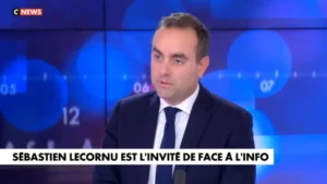 Budget 2026 : le gouvernement veut supprimer la prime de Noël pour les bénéficiaires sans enfant, la gauche s&rsquo;indigne
