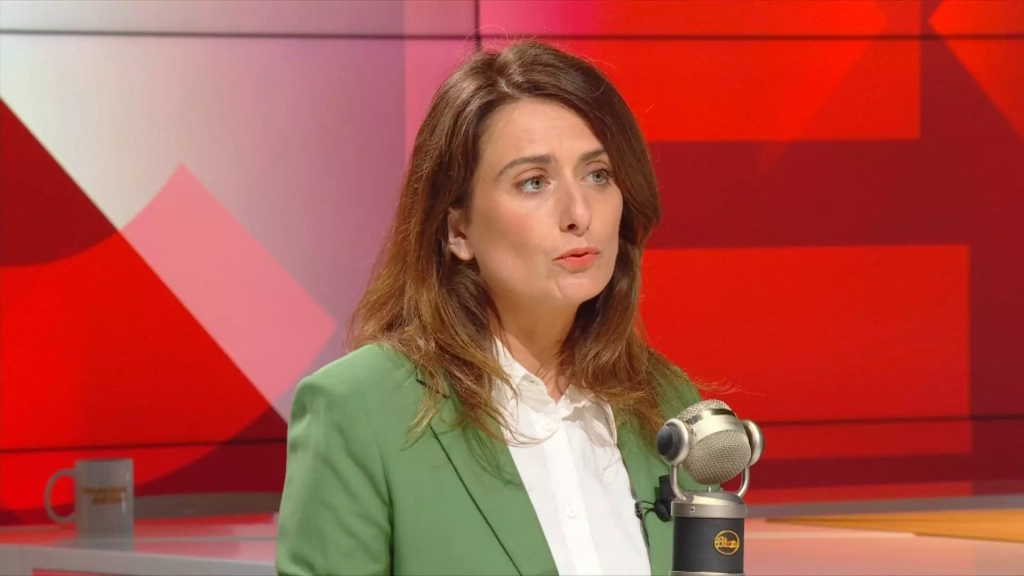 Marine Tondelier appelle à réguler ou fermer X, le réseau « catalyseur de haine »