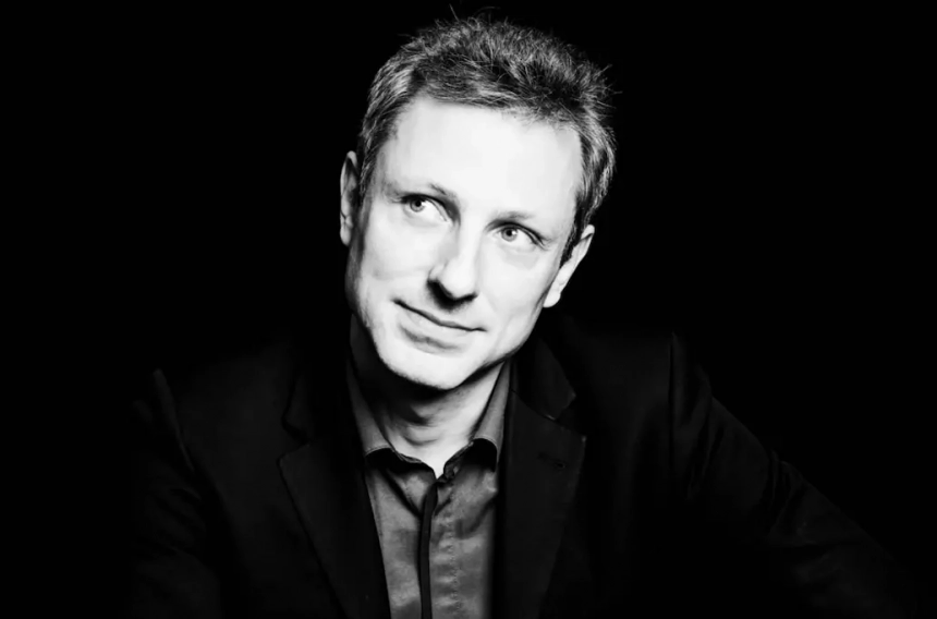 Maxime Zecchini : Le prodige du piano à une main conquiert le monde