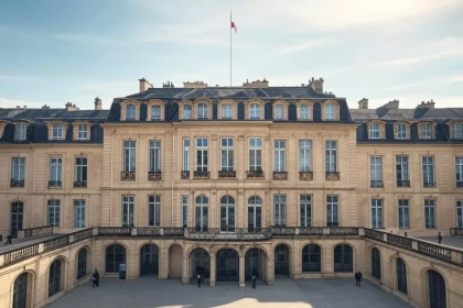 Tirs de mortiers sur l&rsquo;Élysée ce samedi soir  : un suspect arrêté, un policier blessé