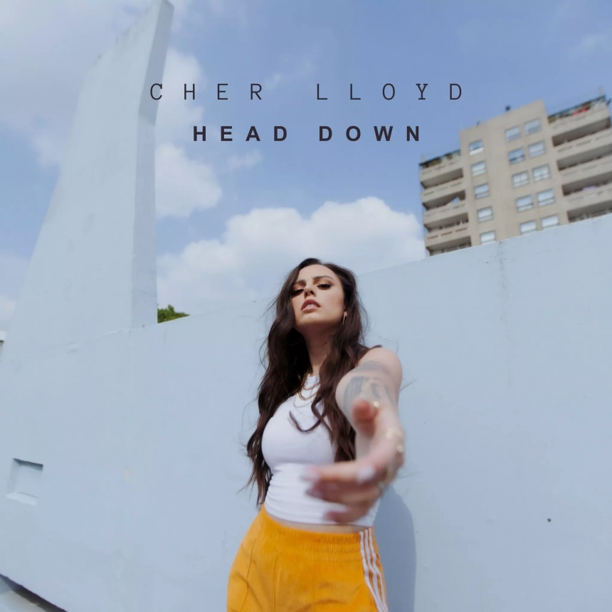 Cher Lloyd a annoncé la sortie de son nouveau single intitulé « Head Down » pour le 17 janvier 2025