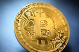 L’Histoire complète de Bitcoin : Création, crises et révolution financière (2008–2025)