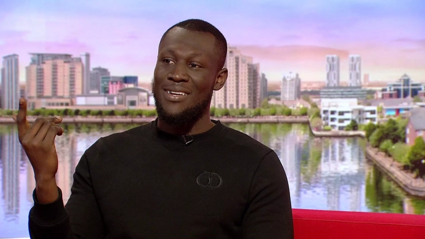 Le rappeur britannique Stormzy privé de permis pour usage du téléphone au volant