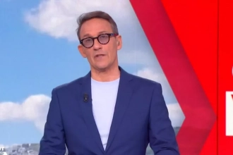 Polémique : Julien Courbet et son chien refoulés d&rsquo;un magasin parisien