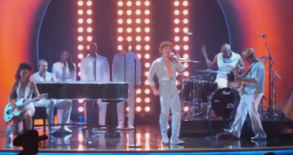 Grammy Awards 2025 : Benson Boone marque les esprits avec une prestation audacieuse (Vidéo)