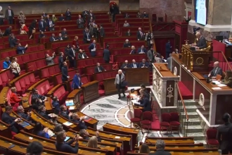 Puffs : l’Assemblée nationale adopte à l&rsquo;unanimité la proposition de loi visant à interdire ces cigarettes électroniques jetables