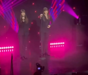 Clara Luciani a inauguré sa statue de cire au musée Grévin à Paris – VIDÉO