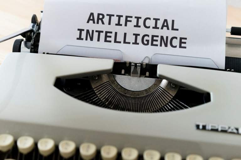 L’impact de l’Intelligence Artificielle sur l’Emploi : Pourquoi Votre Travail Pourrait Être Menacé et Comment Vous Préparer