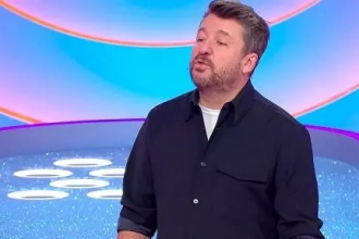 L&rsquo;émission Chacun son tour de  Bruno Guillon déprogrammée sur France 2 après la mort du pape François