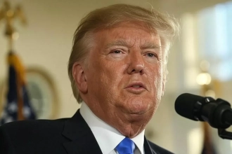 Trump va frapper fort : nouvelle vague de droits de douane sur l’acier et les semi-conducteurs