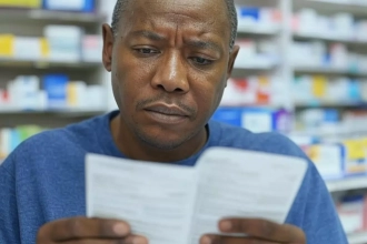 Médicaments : le maintien des notices papier exigé par plusieurs associations
