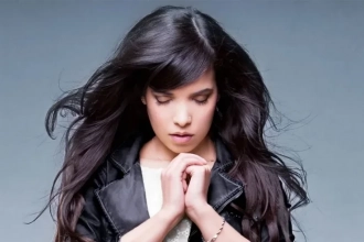 Surprise : Indila fait son retour après dix ans d’absence avec un nouveau clip tourné à Paris