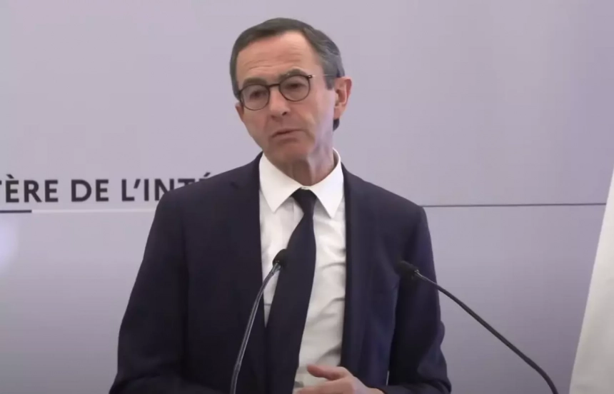 Naturalisation française : bruno retailleau durcit les critères d’accès Naturalisation française : Bruno Retailleau durcit les critères d’accès