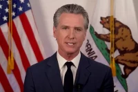 Gavin Newsom attaque Fox News pour diffamation et réclame 787 millions de dollars