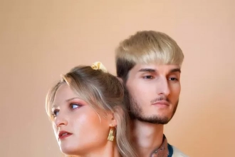 Kosma dévoile son EP « Tout est OK » avec le clip de « Ralentir »