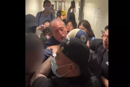 Un candidat à la mairie de New York arrêté par la police de l&rsquo;immigration dans un tribunal fédéral