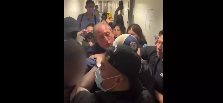 Un candidat à la mairie de New York arrêté par la police de l&rsquo;immigration dans un tribunal fédéral